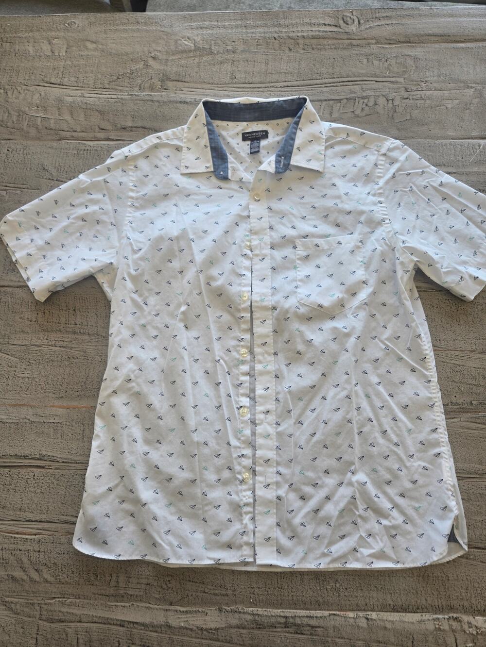 Van Heusen Never Tuck Shirt Mens Medium White Paper Airplane Print Short Sleeve